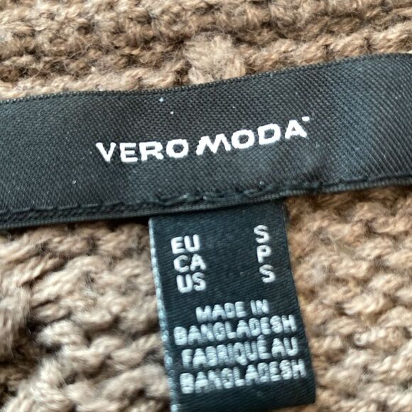 Vero Moda fossil colored crewneck sweater, size small - Picture 6 of 9